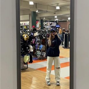 Meet your Posher, Avery